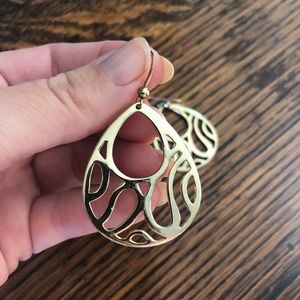 Banana Republic Gold Teardrop Dangle Earrings